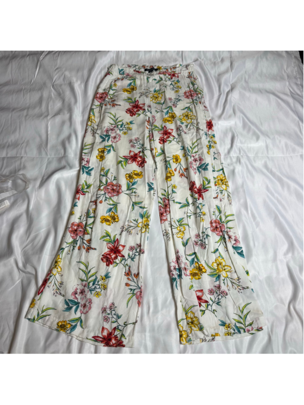 Women's New Look Wide Leg Pants Size M White Floral Print